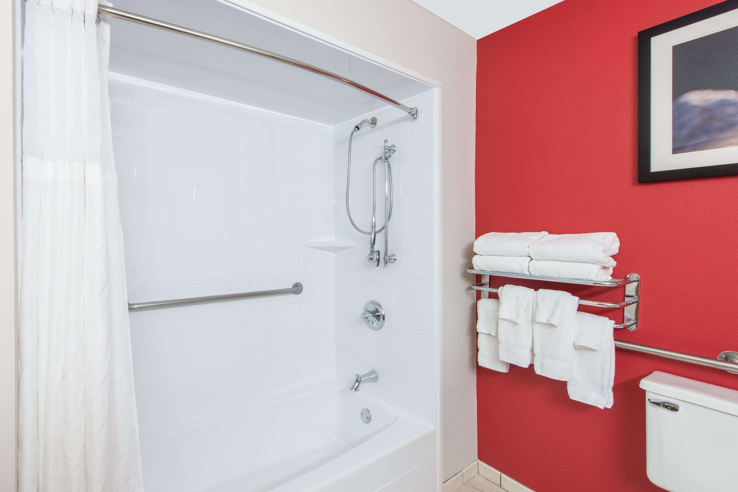 Ramada By Wyndham Springfield North Otel Dış mekan fotoğraf