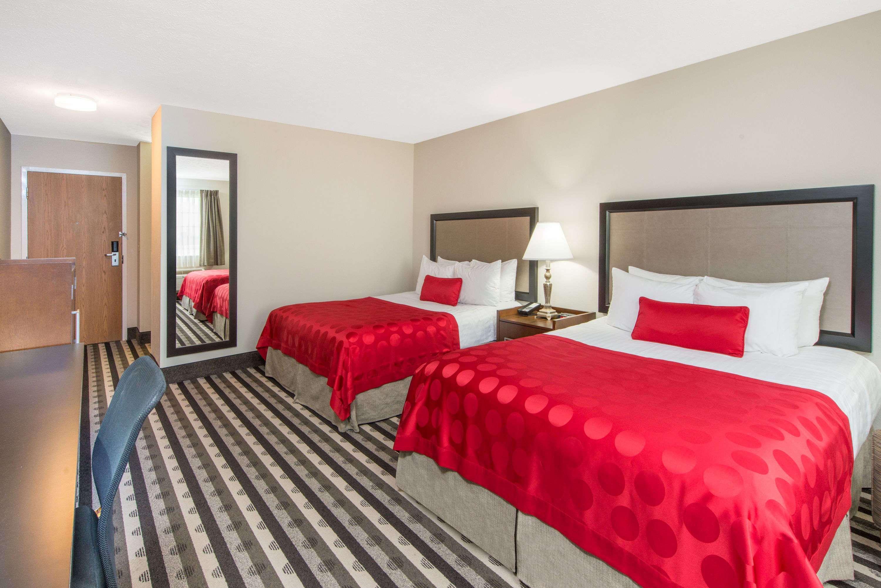 Ramada By Wyndham Springfield North Otel Dış mekan fotoğraf