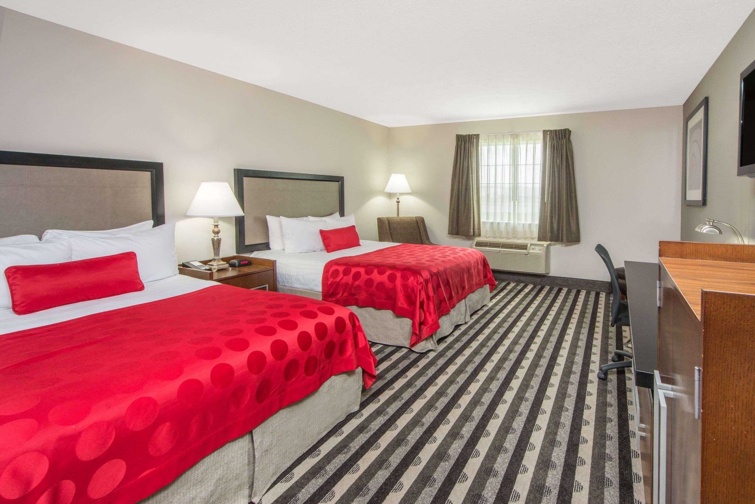 Ramada By Wyndham Springfield North Otel Dış mekan fotoğraf
