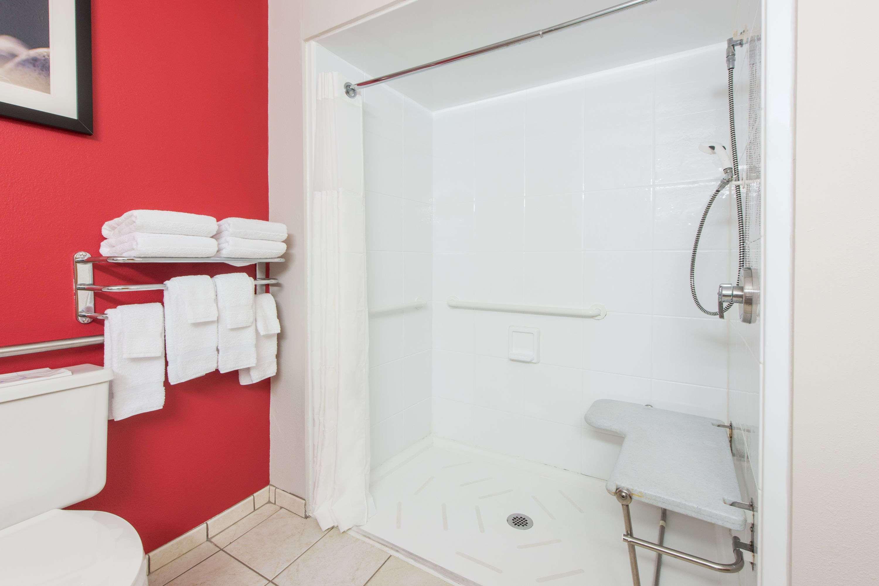 Ramada By Wyndham Springfield North Otel Dış mekan fotoğraf