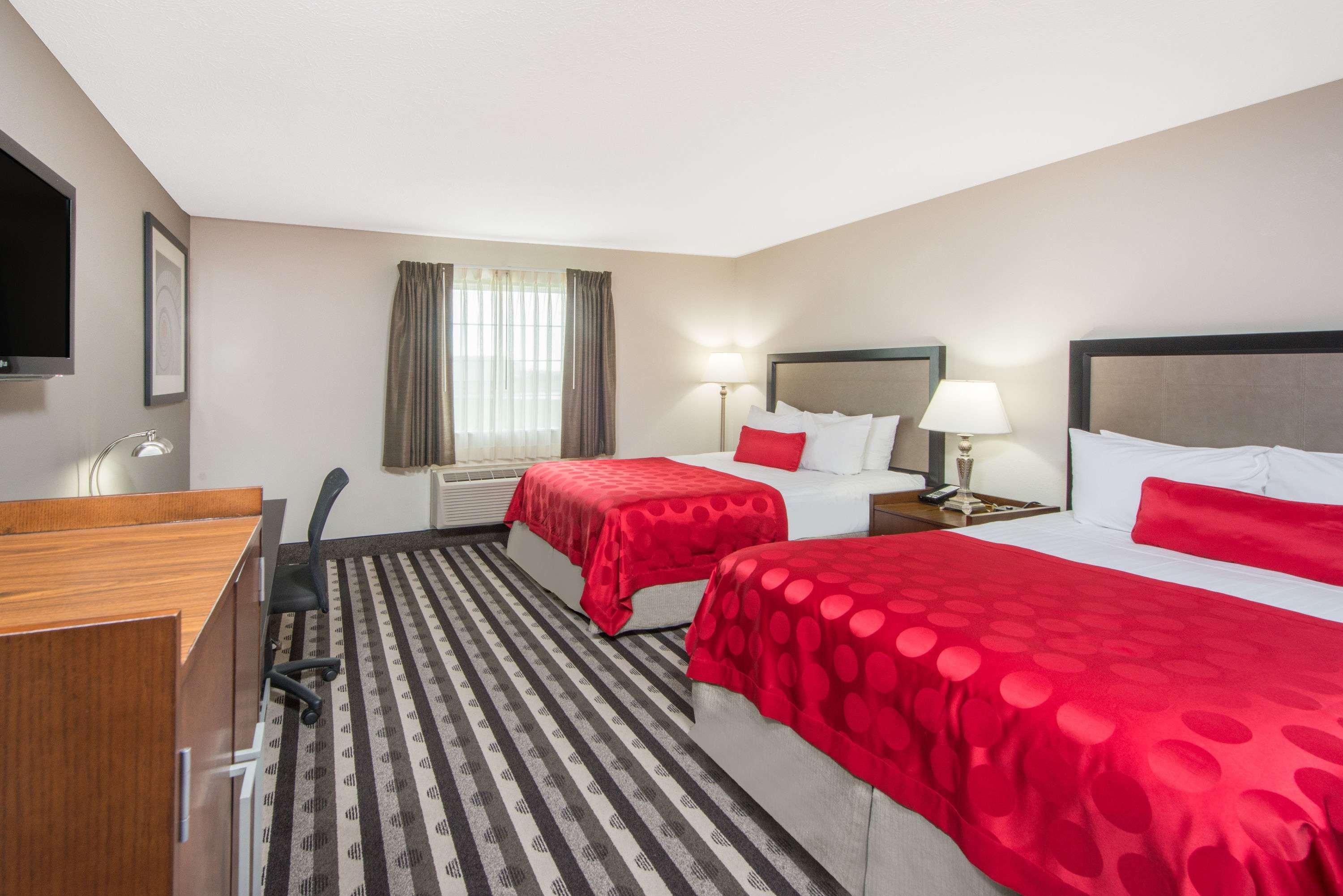 Ramada By Wyndham Springfield North Otel Dış mekan fotoğraf